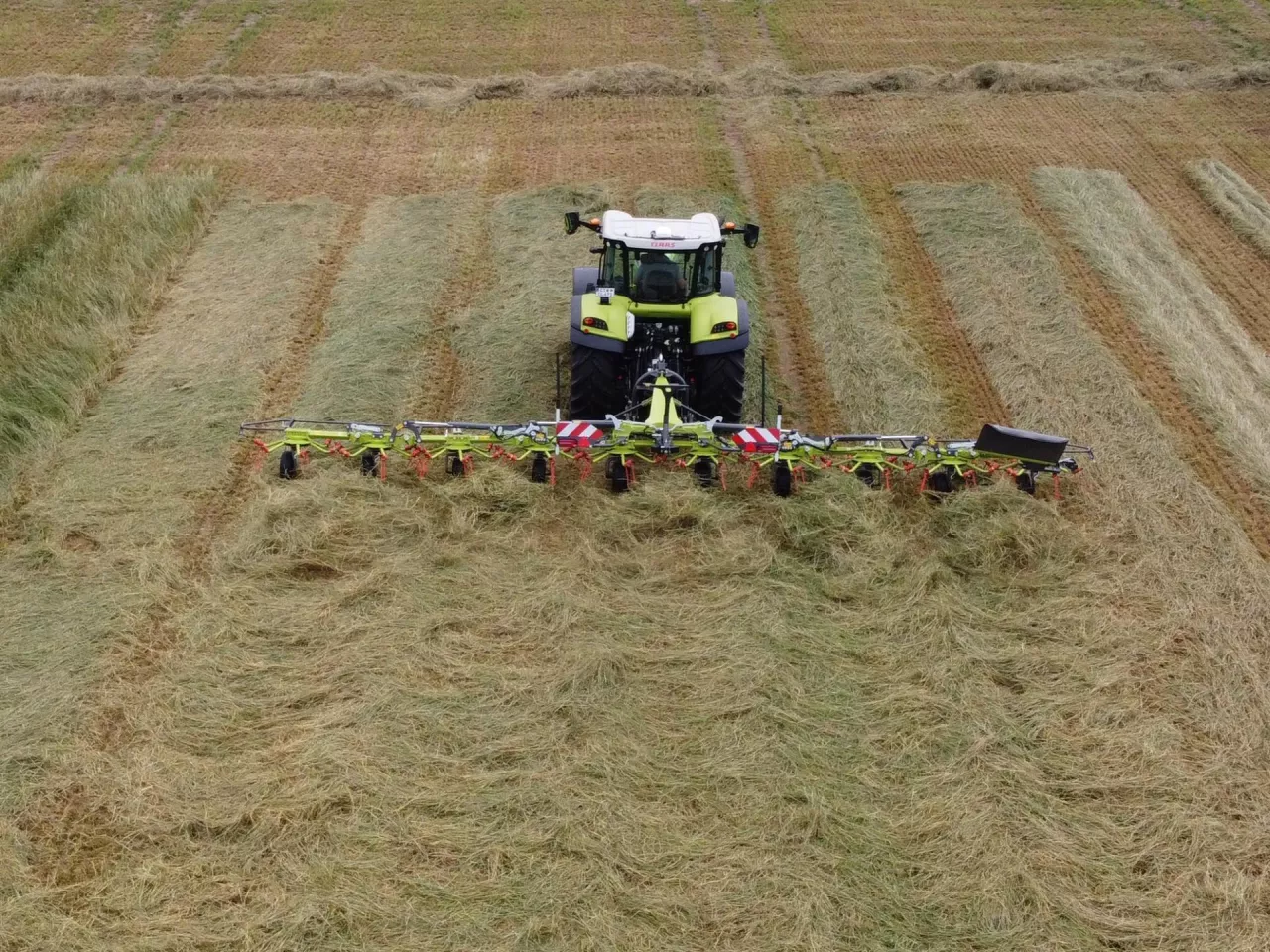 Nowe przetrząsacze Claas Volto