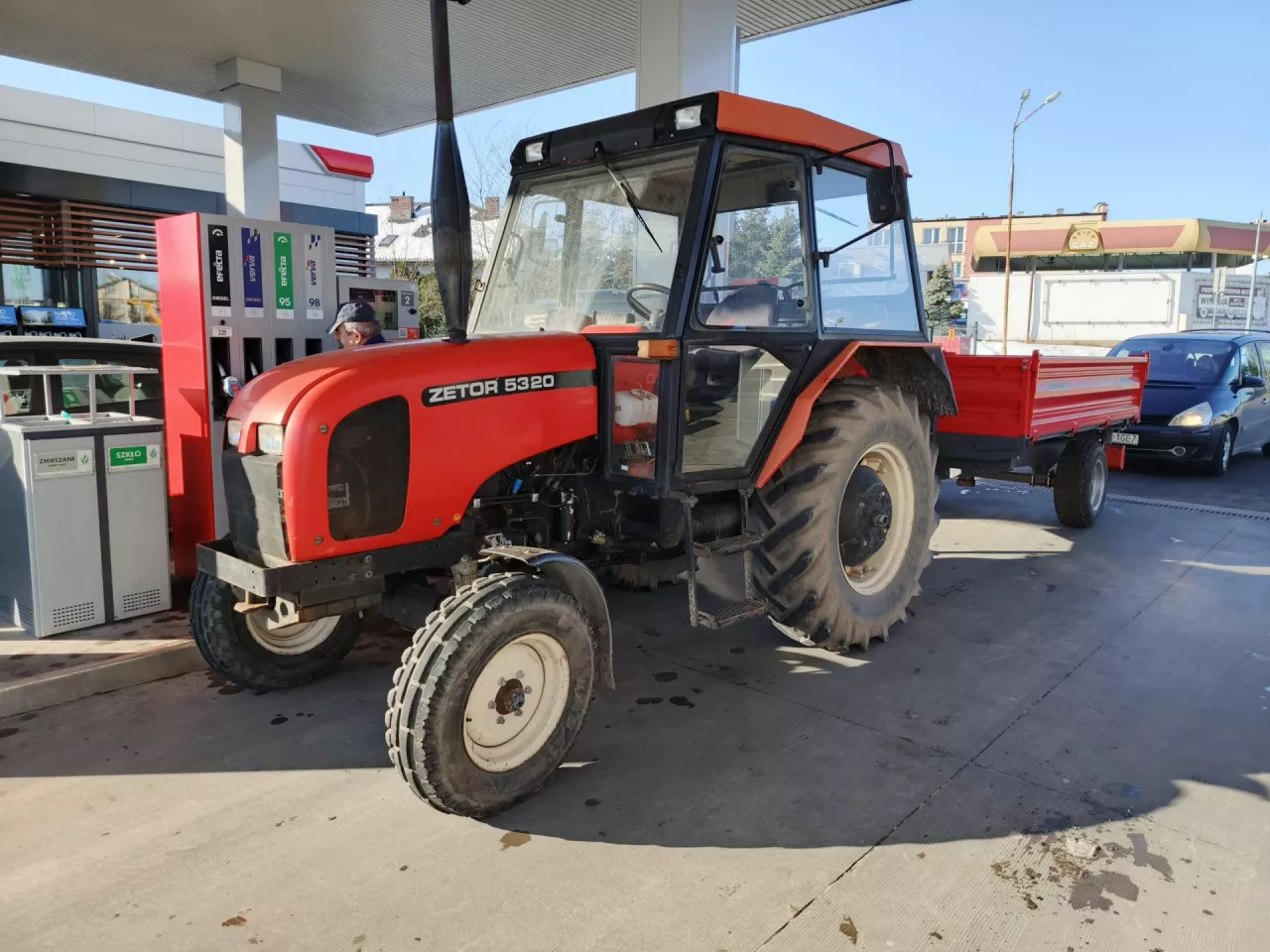 728571