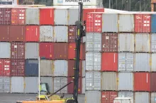 Choć dyskusja dotyczyła funkcjonowania portów morskich, jej znaczenie wykracza daleko poza samą logistykę
