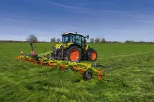 Nowe przetrząsacze Claas Volto i Volto T mają pracować z szerokościami od 6,60 do 10,80 m. W serii pozostawiono system przepływu masy Max Spread z ramionami palców ustawionymi pod kątem.