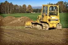 Na nieruchomości rolnika wkrótce pojawi się ciężki sprzęt - rozpocznie się budowa drogi. Czy może coś z tym zrobić?