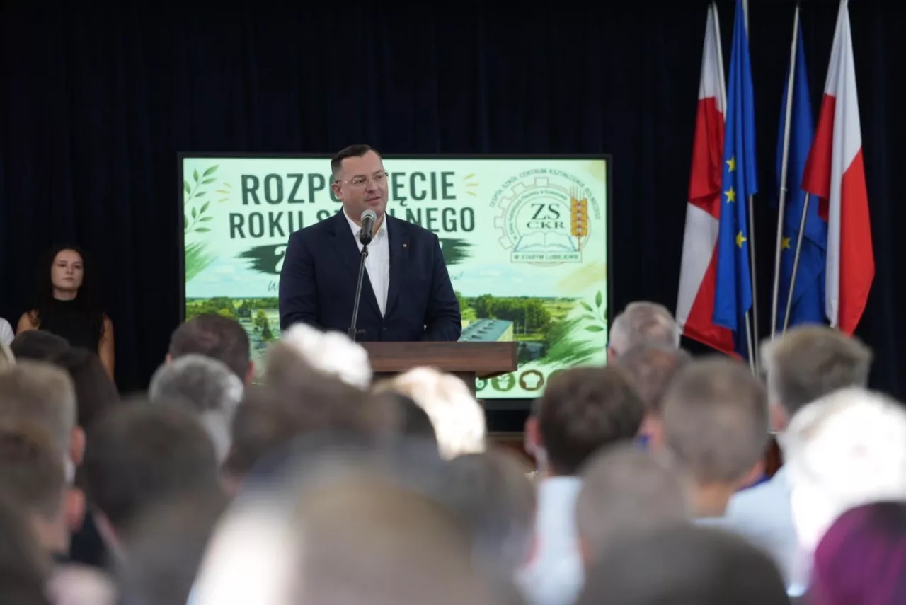 Młodzież ze wsi dostanie nawet 800 zł miesięcznie. Ministerstwo rolnictwa planuje wsparcie