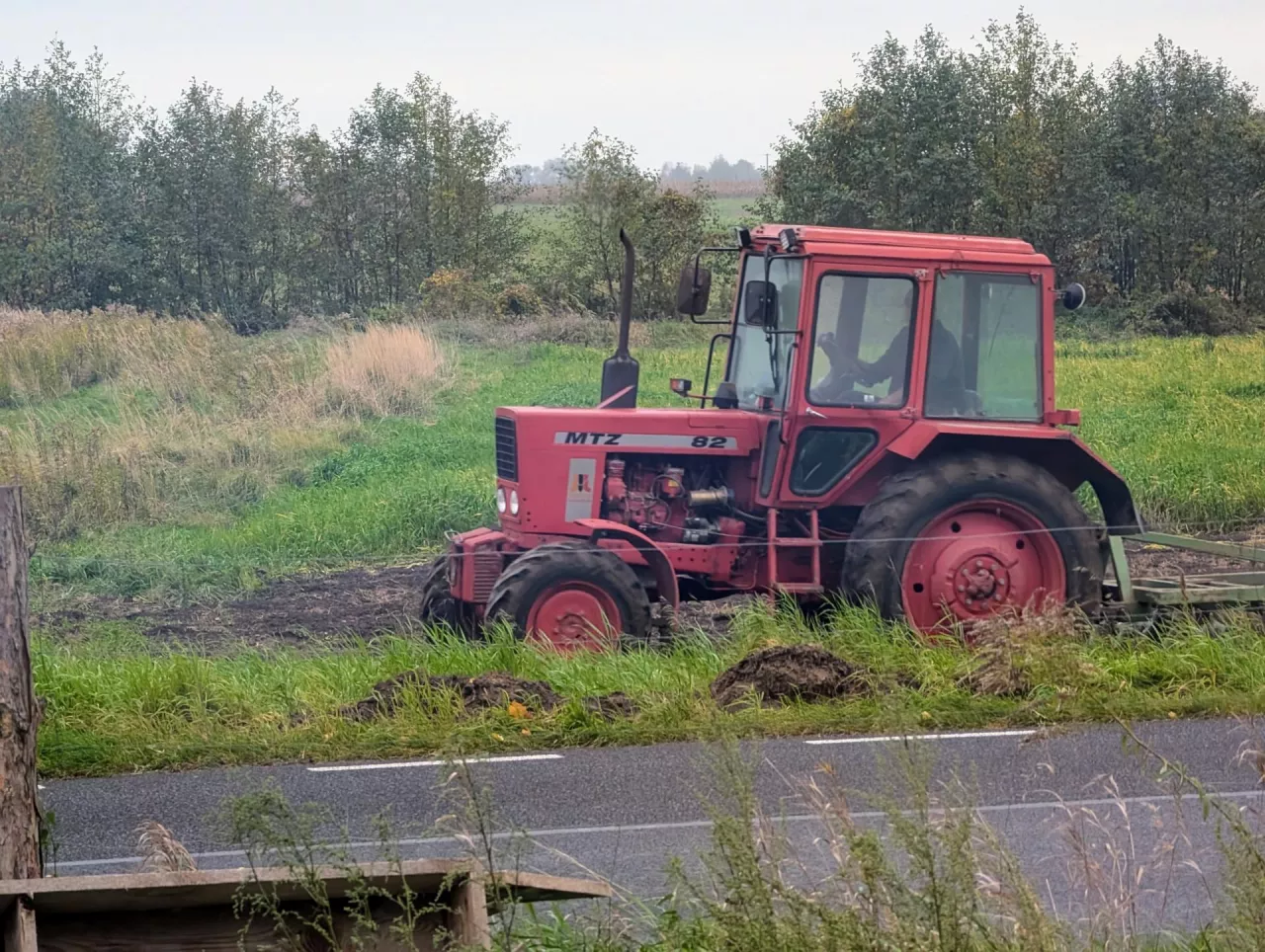 Mycie ciągnika może skończyć się karą. Oto, co mówią przepisy