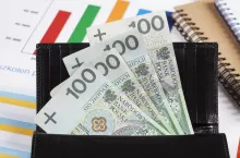 Dłużnik zmarł, zanim komornik zaczął działać. Czy wierzyciel może odzyskać pieniądze?