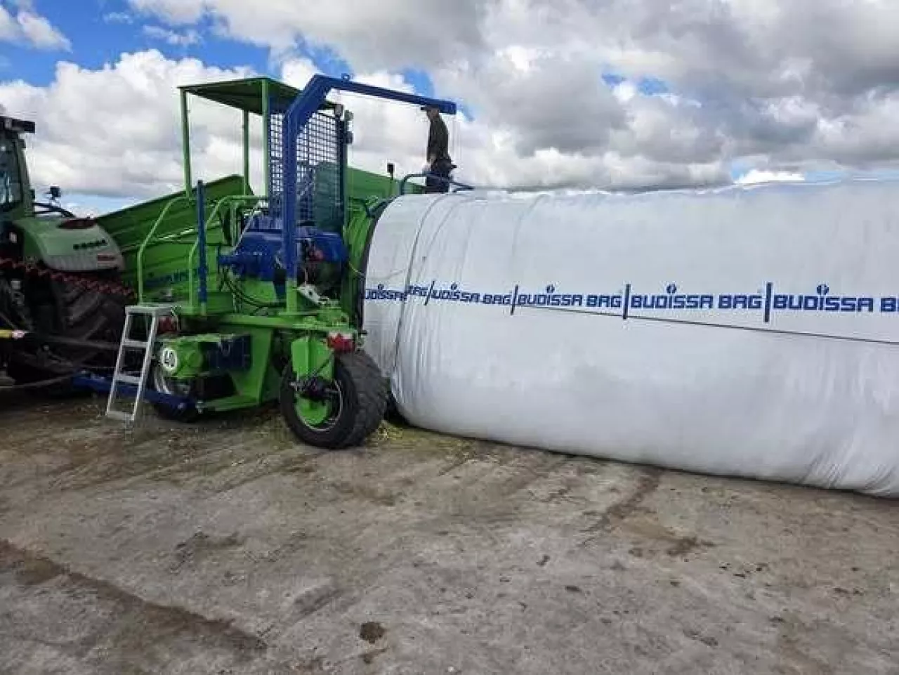 951415
