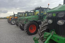 952543