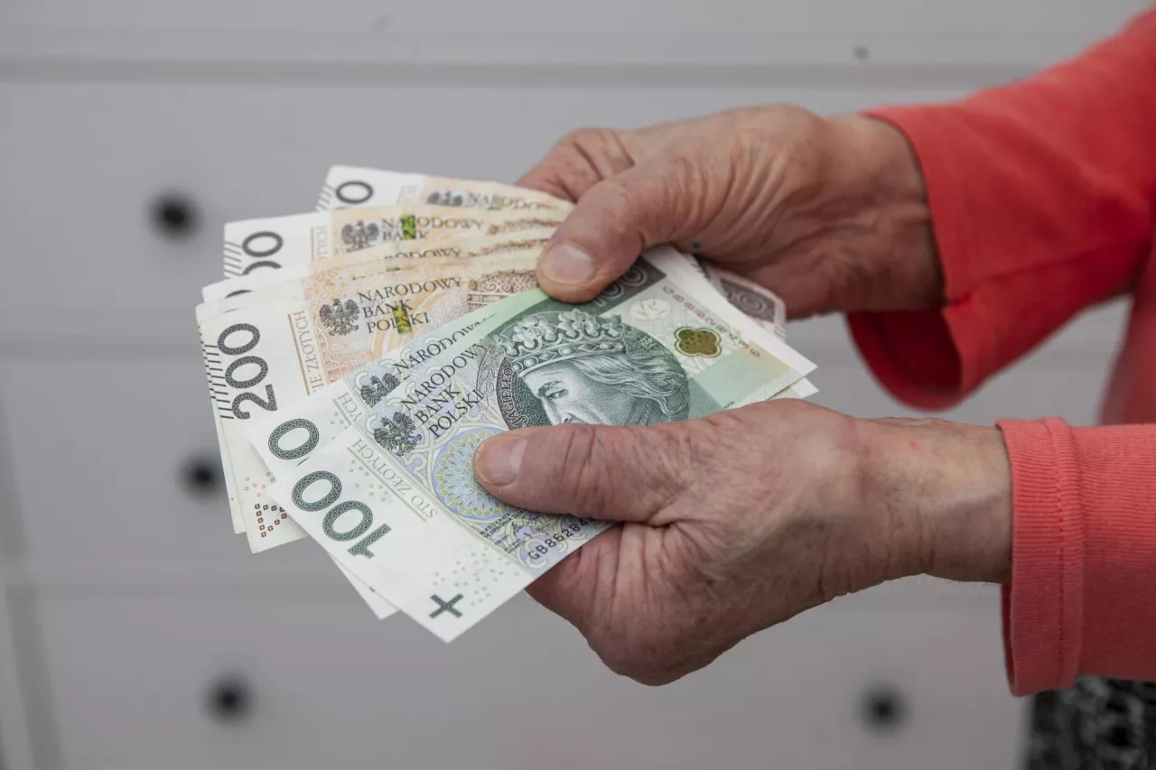 Żona całe życie pracowała w gospodarstwie. Czy dostanie emeryturę z KRUS?