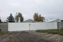 Kurnik należący do rodziny Smiesznych. W kwietniu weterynaria nakazała likwidację stad z powodu rzekomego pomoru drobiu. Rolnicy do dziś nie otrzymali odszkodowania.