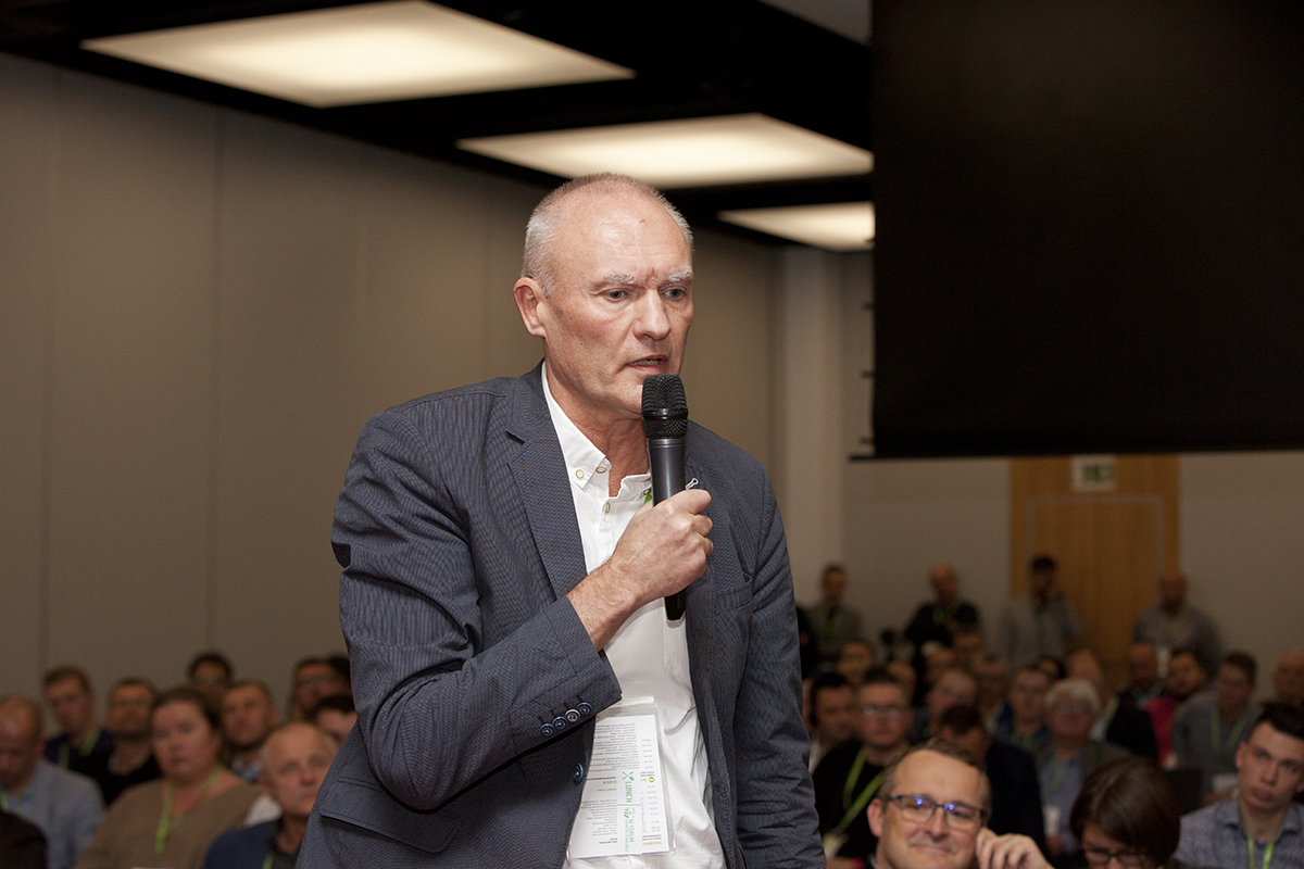 Aleksander Dargiewicz, prezes KZPPTCh podczas wystąpienia.