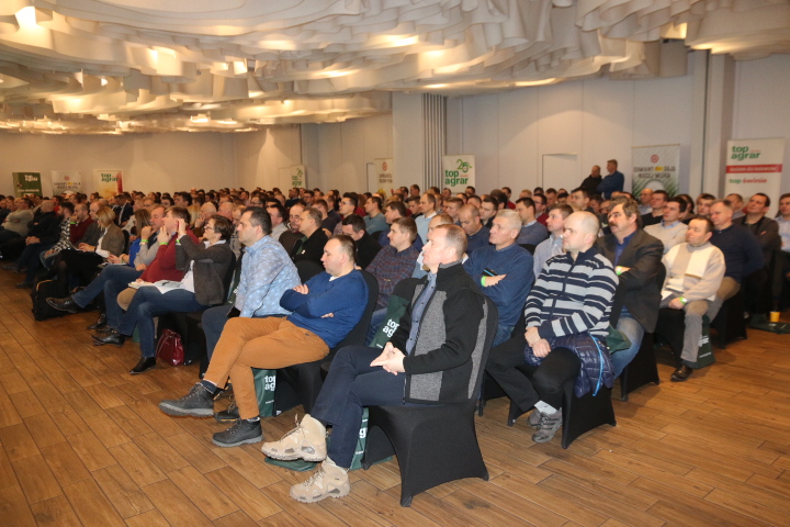 Licznie zgromadzeni uczestnicy podczas pierwszego dnia seminariów w Jastkowie k. Lublina.