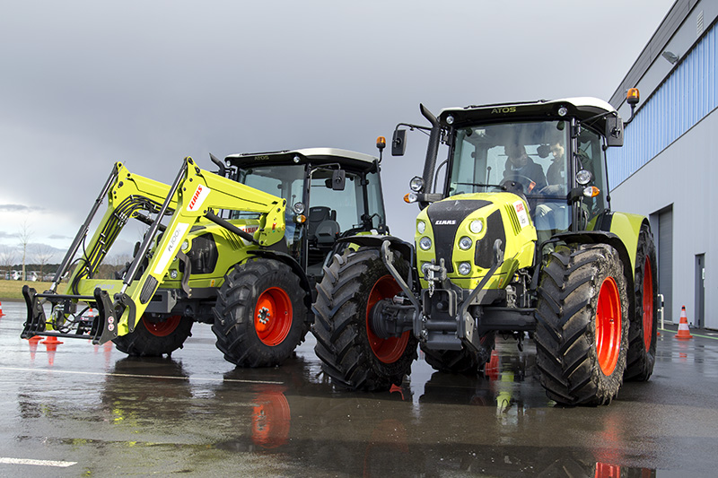 Claas wprowadził na rynek nowe ciągniki, w tym Atos 350. Więcej informacji w „top agrar Polska” 4/2015.