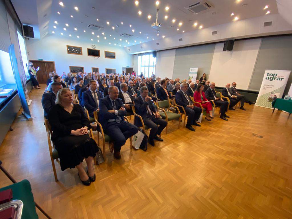 Licznie zgromadzeni goście na jubileuszu 70-lecia IOR - PIB w Poznaniu.