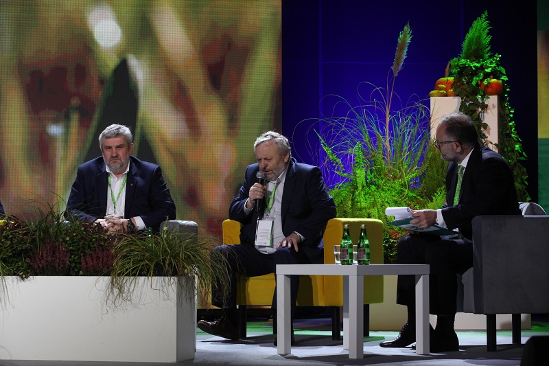 Debata podczas Sesji Głównej Forum. Od lewej: Maciej Piskorski, Antoine Bernet, Artur Balazs, Henryk Kowalczyk, Jan Krzysztof Ardanowski , Wiktor Szmulewicz i Karol Bujoczek.