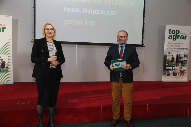 Dr Maria Walerowska i Karol Bujoczek z redakcji top agrar Polska podczas rozpoczęcia seminarium.