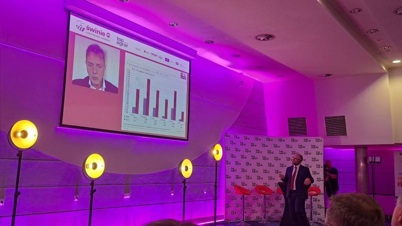 Forum Rolników i Agrobiznesu Świnie w Licheniu Starym. Zdalnie połączyliśmy się z dr Albertem Hortmannem-Scholtenem z IR z Dolnej Saksonii (Niemcy)