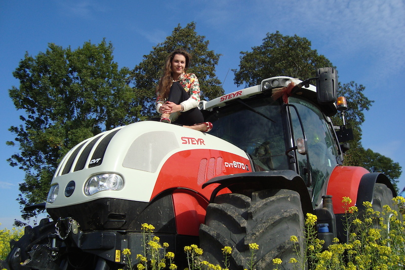 Dziewczyny na traktory: Kasia