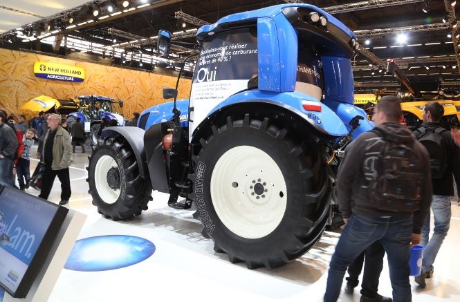 New Holland pokazał traktor zasilany metanem.