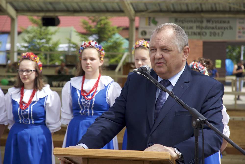 Wiceminister rolnictwa Ryszard Zarudzki podczas otwarcia wystawy.