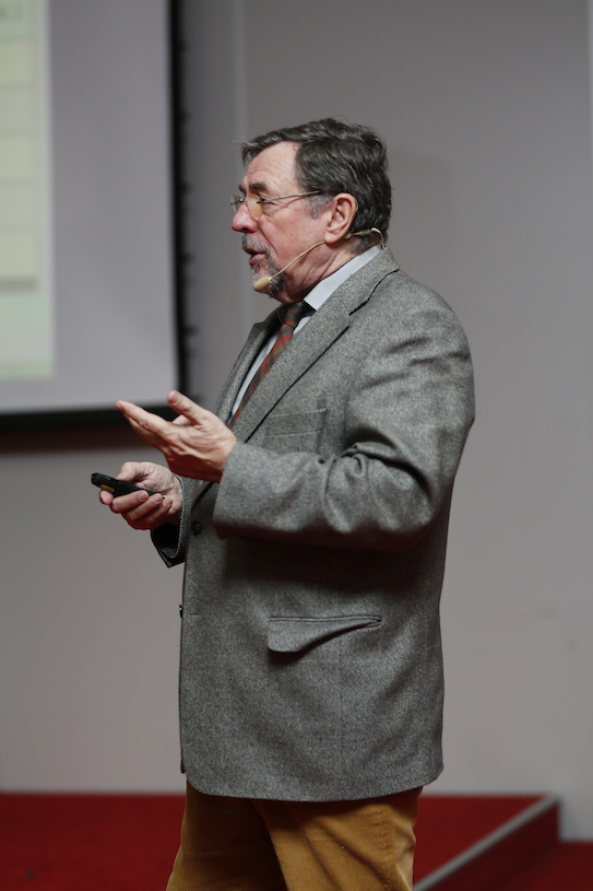 dr Hansgeorg Schönberger z N.U. Agrar podczas swojego wykładu.
