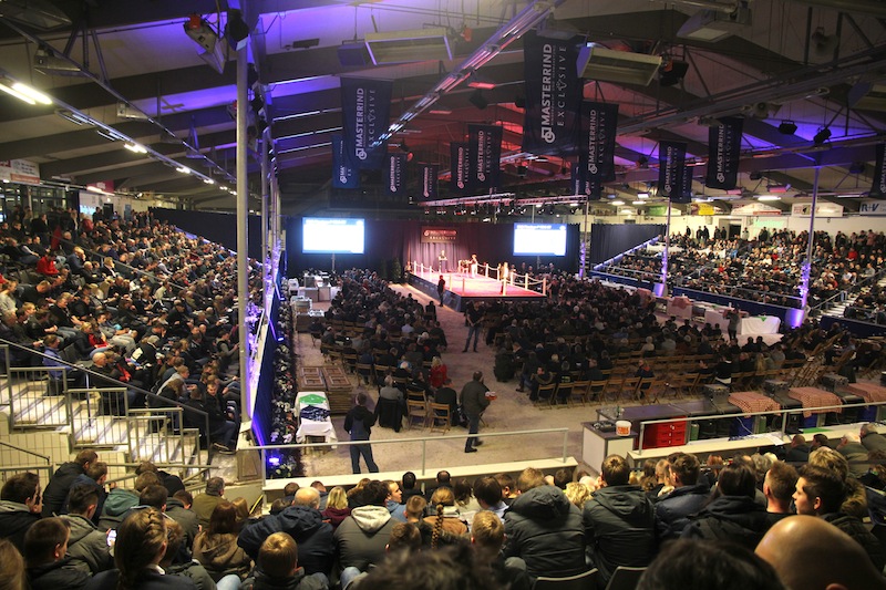 Obszerna sala w Verden pękała w szwach