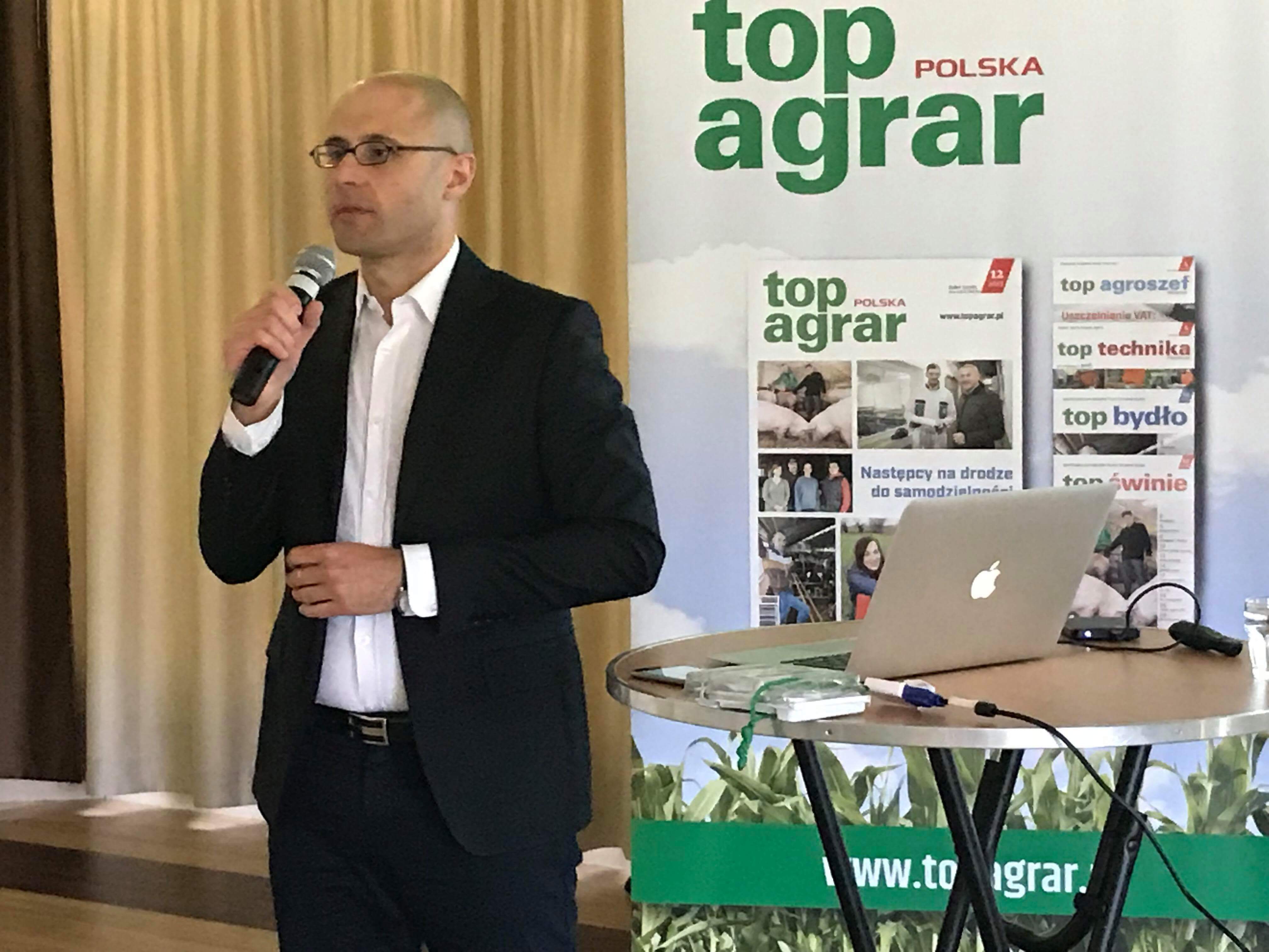 Redaktor Marcin Jajor, dział bydła "top agrar Polska" na spotkaniu z hodowcami na Mazowszu.