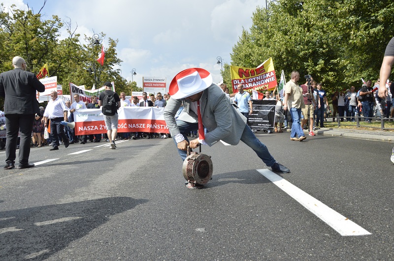 Protest Unii Warzywno Ziemniaczanej pod Kancelarią Premiera