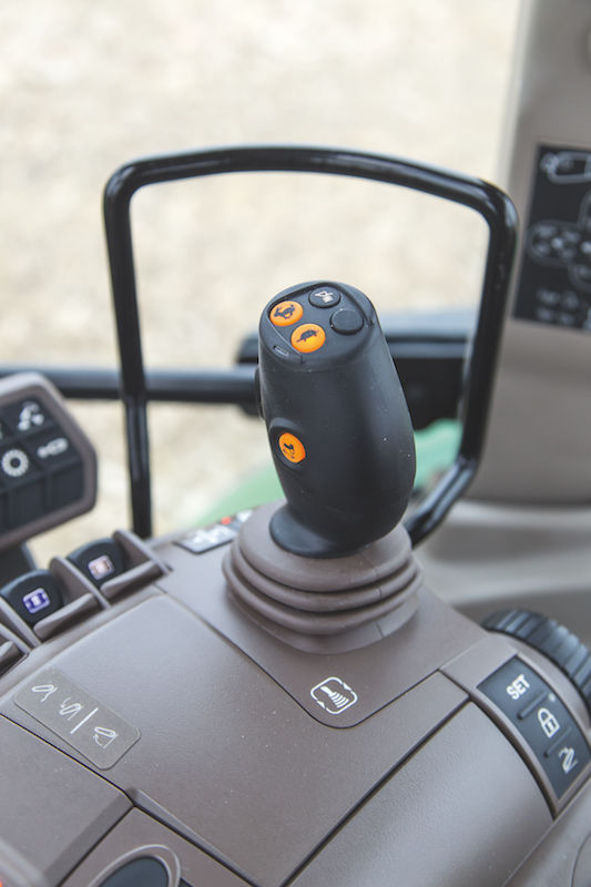 John Deere 5125R w teście „top agrar Polska”.