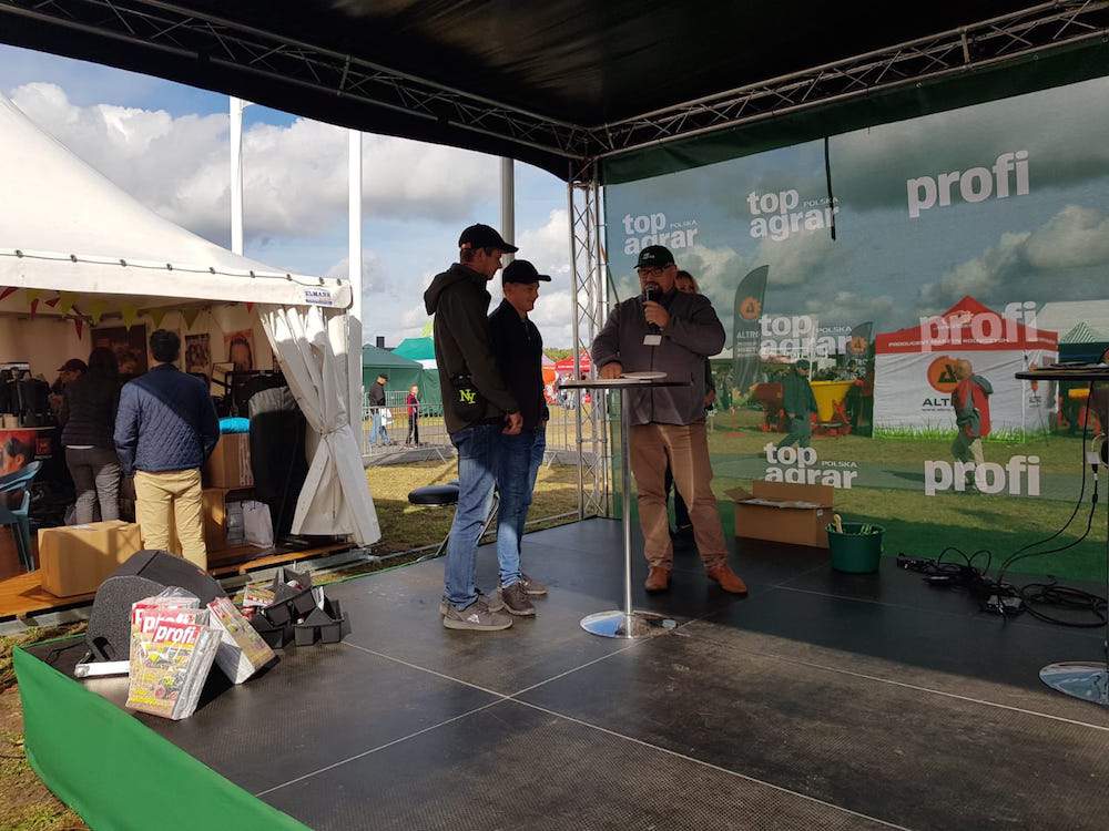 <h4>Ostatni dzień na targach Agro Show 2018 przywitał wszystkich surową, chłodną pogodą, ale u nas na stoisku już od samego rana jest pozytywnie i wesoło. W programie liczne atrakcje, konkursy i wywiady.</h4>