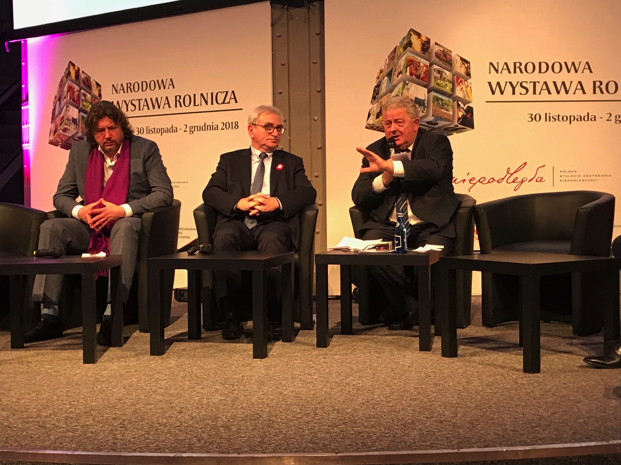 W panelu dyskusyjnym instytucji rolniczych rozmawiali: Piotr Serafin (Dyrektor Generalny KOWR), Marek Olszewski (Przewodniczący Związku Gmin Wiejskich RP) oraz dr Czesław Siekierski (Przewodniczący Komisji Rolnictwa i Rozwoju PE).