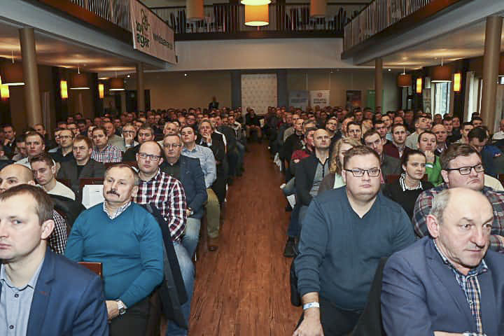 Mimo dość trudnych warunków na drodze frekwencja jest fenomenalna. Dziękujemy!