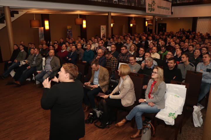 dr Zuzanna Sawinska z Uniwersytetu Przyrodniczego w Poznaniu podczas prelekcji