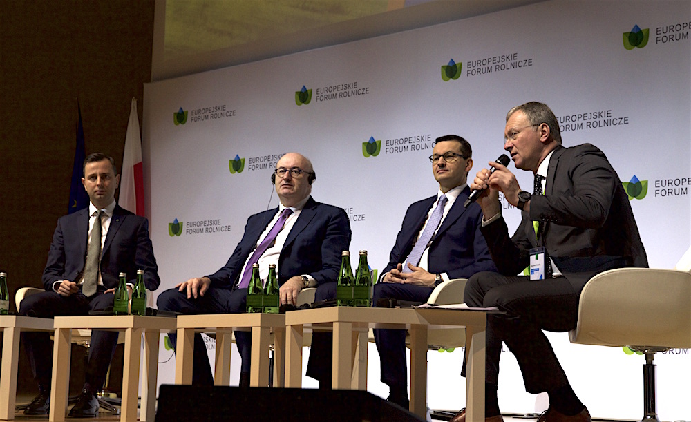 Debata w Jasionce: Od lewej: Władysław Kosiniak- Kamysz, Phil Hogan, Mateusz Morawiecki i Bogusław Chrabota.