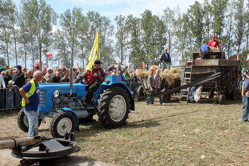 Parada starych traktorów w Wilkowicach.