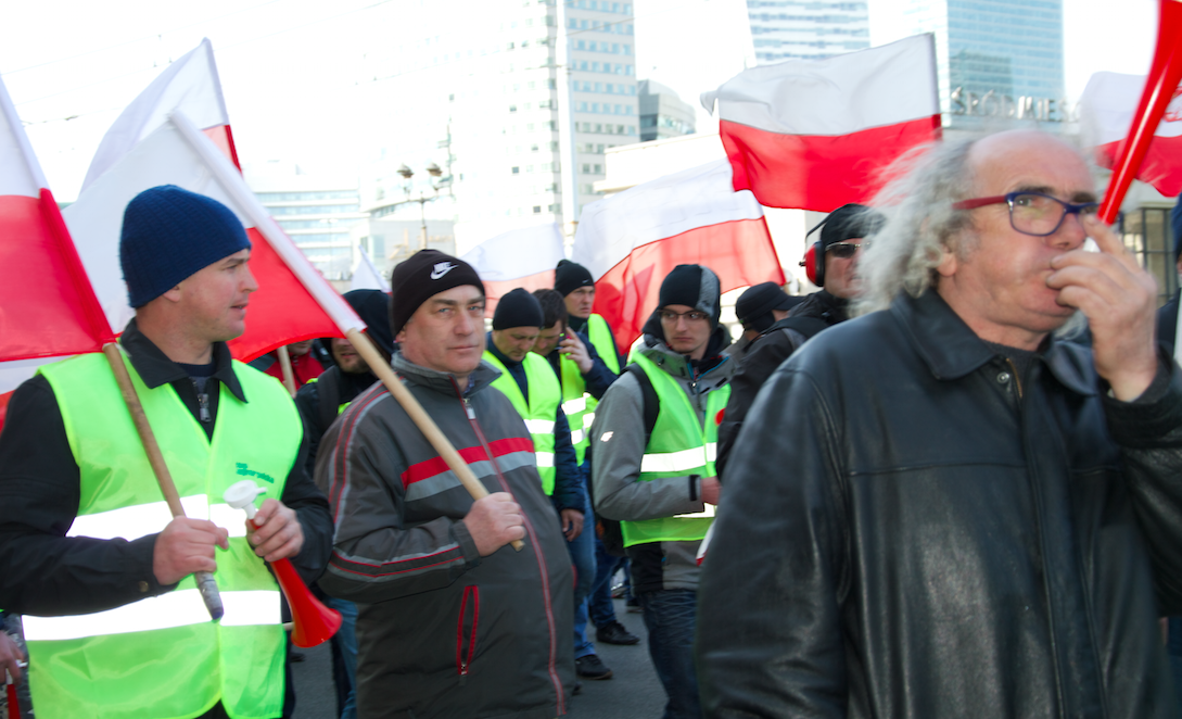 Protest AgroUnii w Warszawie. Manifestacja rozpoczęła się o 8.00 rano 3.04.2019 r. na pl. Zawiszy. O 10.00 zawyły syreny