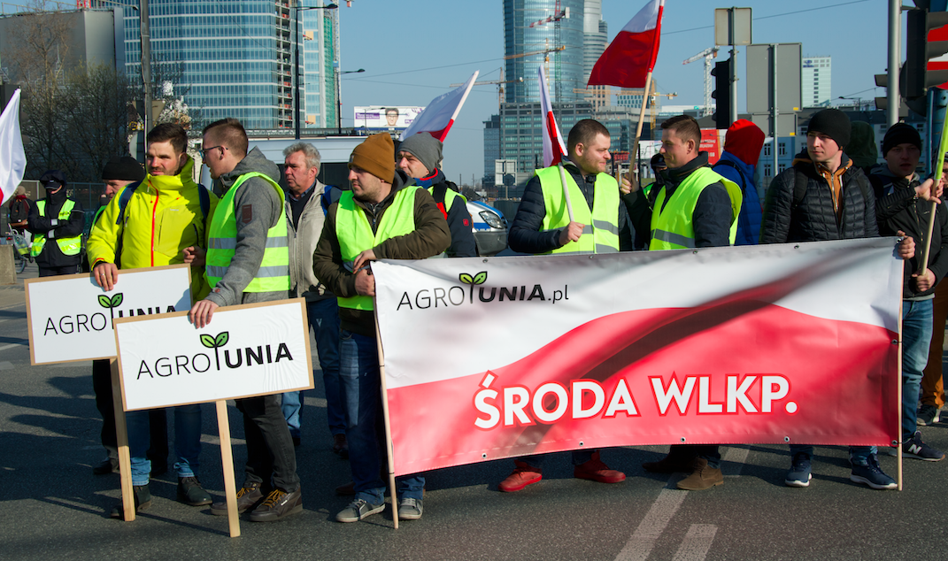 Protest AgroUnii w Warszawie. Manifestacja rozpoczęła się o 8.00 rano 3.04.2019 r. na pl. Zawiszy. O 10.00 zawyły syreny