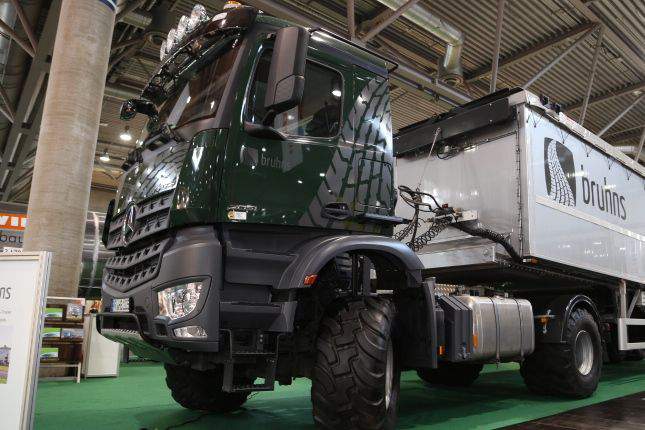 Targi Agra w Lipsku. Cieżarówki często wykorzystywane są w transporcie rolniczym.
