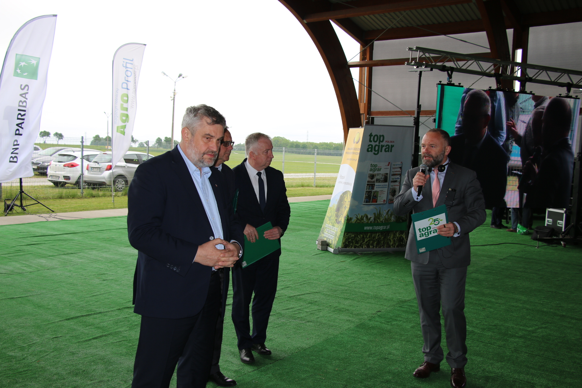 Gościem Międzynarodowego Dnia Rzepaku - Eurorzepak w Minikowie był minister rolnictwa Jan Krzysztof Ardanowski.