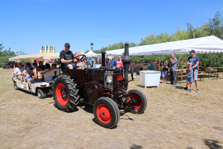Retro Show - Traktory Sady 2019