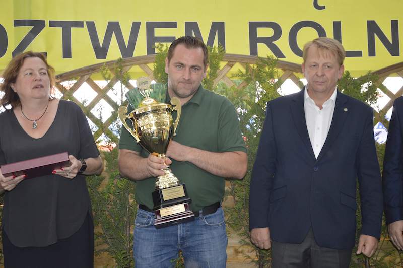 Superczempion SAGA w kategorii jałowice w wieku 19-21 mcy, Gospodarstwo Straduny, Adam Pietruszyński