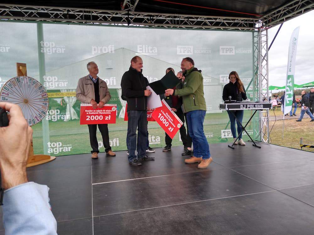 I wyróżnienie zdobył Łukasz Stefaniak z miejscowości Sztubsk Towarzystwo w powiecie kutnowskim. Wynalazca zbudował przyczepę do gromadzenia bel.
