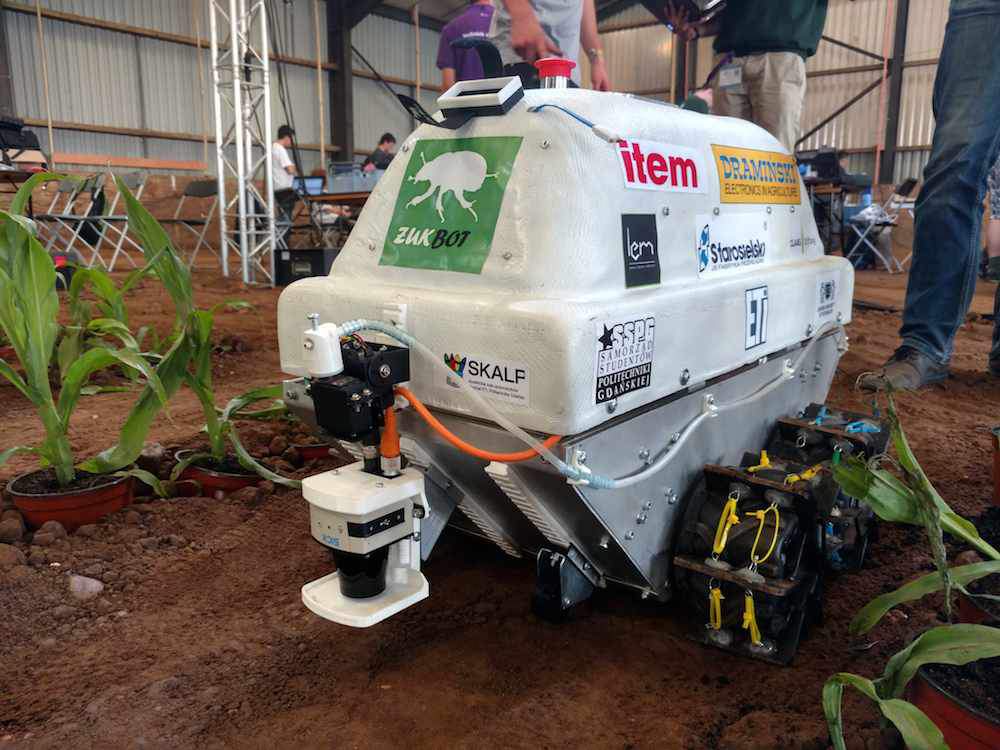 Robot o nazwie Żukbot brał udział w międzynarodowych zawodach sprawnościowych dla robotów rolniczych.