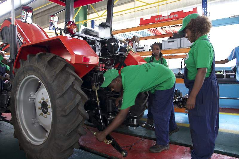 Dziennie z linii montażowej ma zjeżdżać od 8 do 10 traktorów o mocy od 50 do 180 KM. 