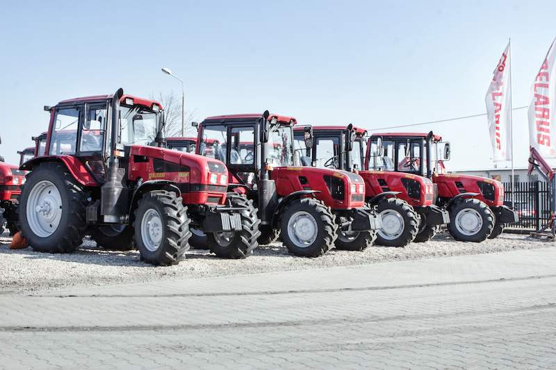 Najbardziej popularne modele traktorów Belarus mają moc 95 do 136 KM.