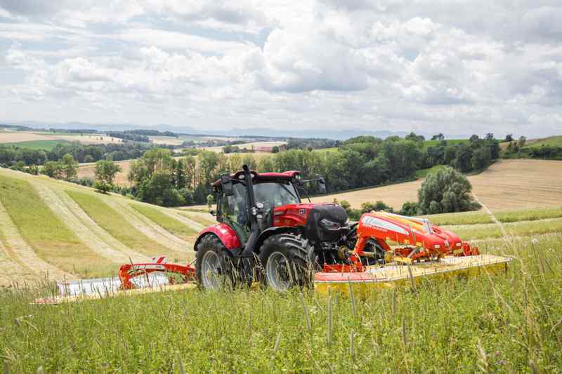 Maxxum 150 rozwija moc maksymalną 175 KM przy 2 200 obr/min.