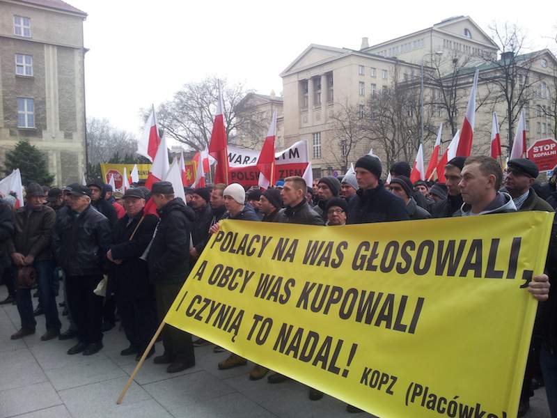 W czwartek 22. stycznia pod siedzibą Urzędu Wojewódzkiego w Poznaniu protestowała grupa ok. 600–700 wielkopolskich rolników.