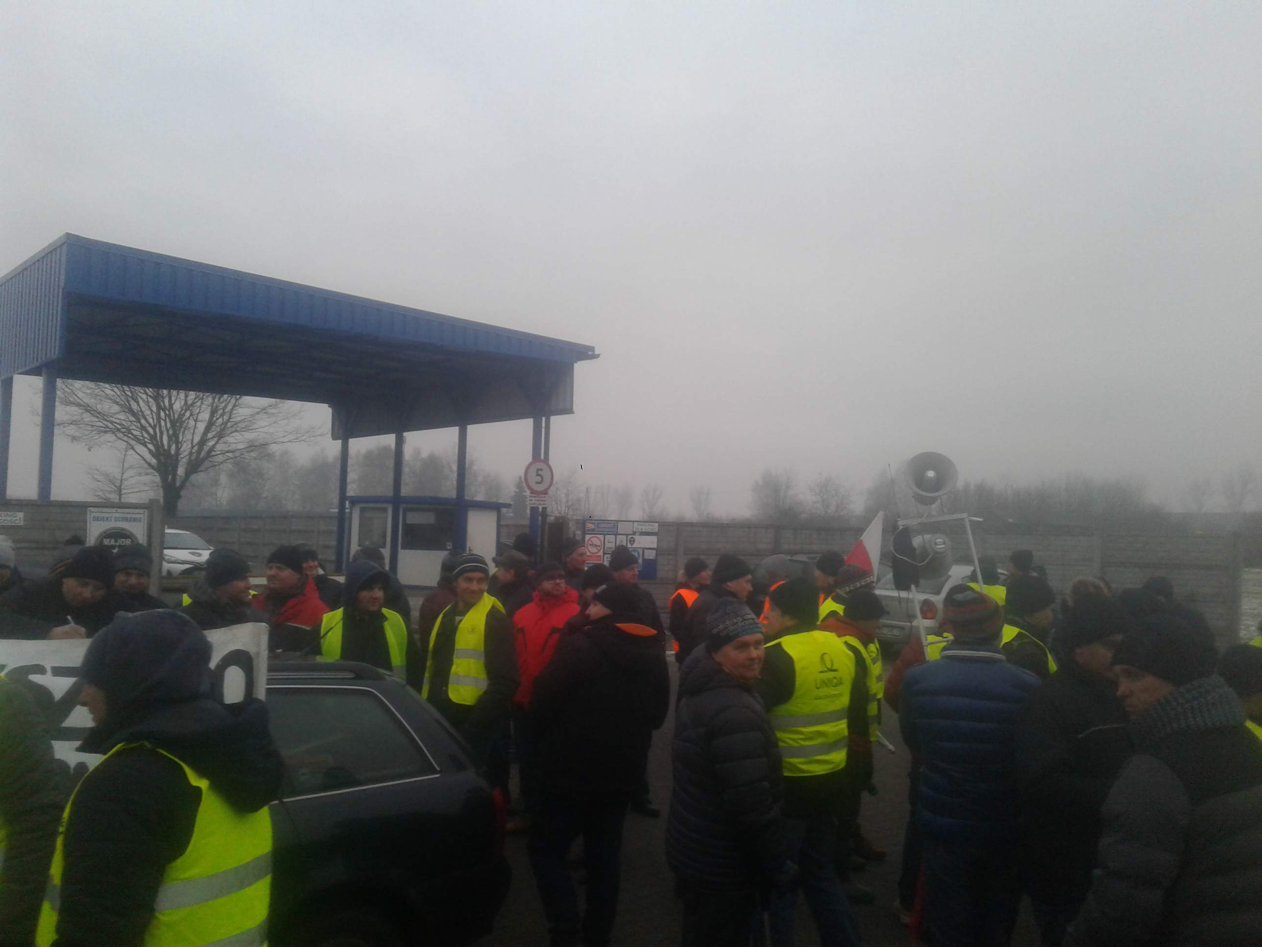 Protest pod zakładem Wędlinka Sp. z o.o. w Wieruszewie