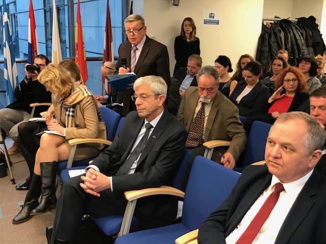 Prof. Wojciech Jóźwiak zwracał uwagę na biurokrację i niechęć do uproszczeń bo urzędnicy unijni w trakcie kontroli żądają wielu danych.