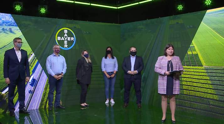 Wirtualne Dni Pola firmy Bayer odbywały się częściowo ze studia.