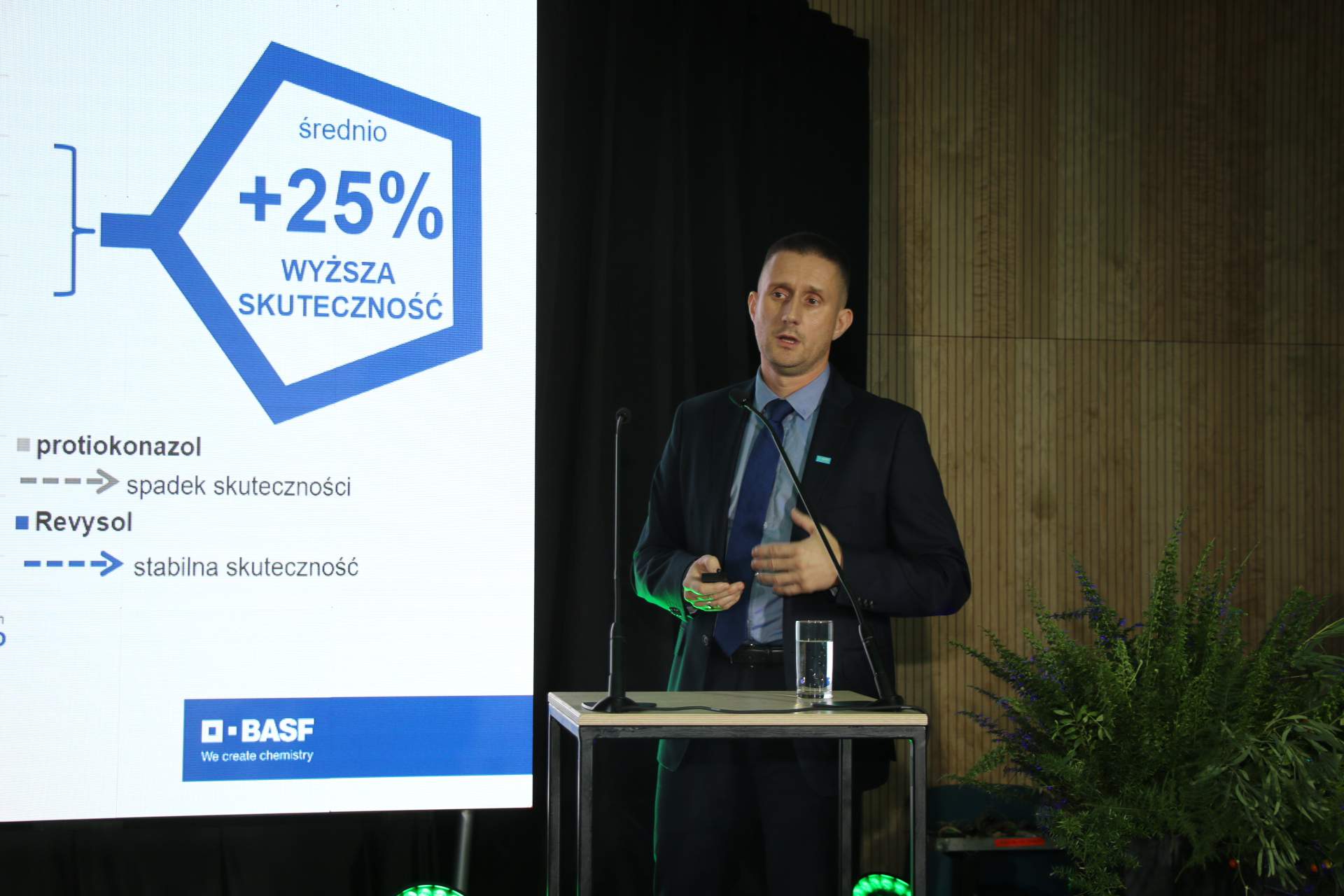 Dr Jarosław Nadziak z firmy BASF