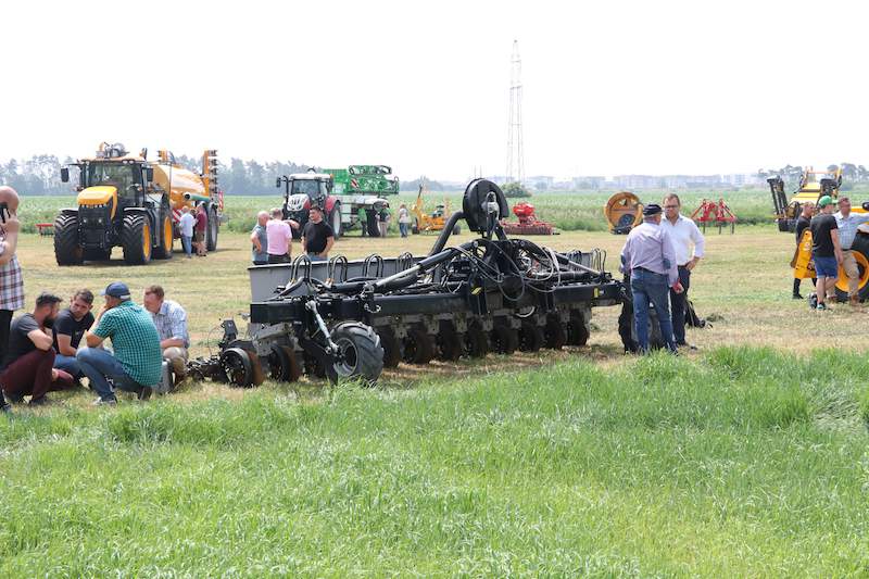 Jeden z pokazów Agrihandler Demo Tour 2021 odbył się w gospodarstwie Agropol w Skołowie.